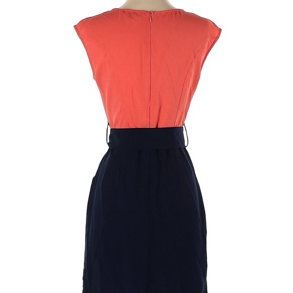 Designer C. Luce dress in Coral & Navy Belted pocket dress Size Small - Picture 2 of 3